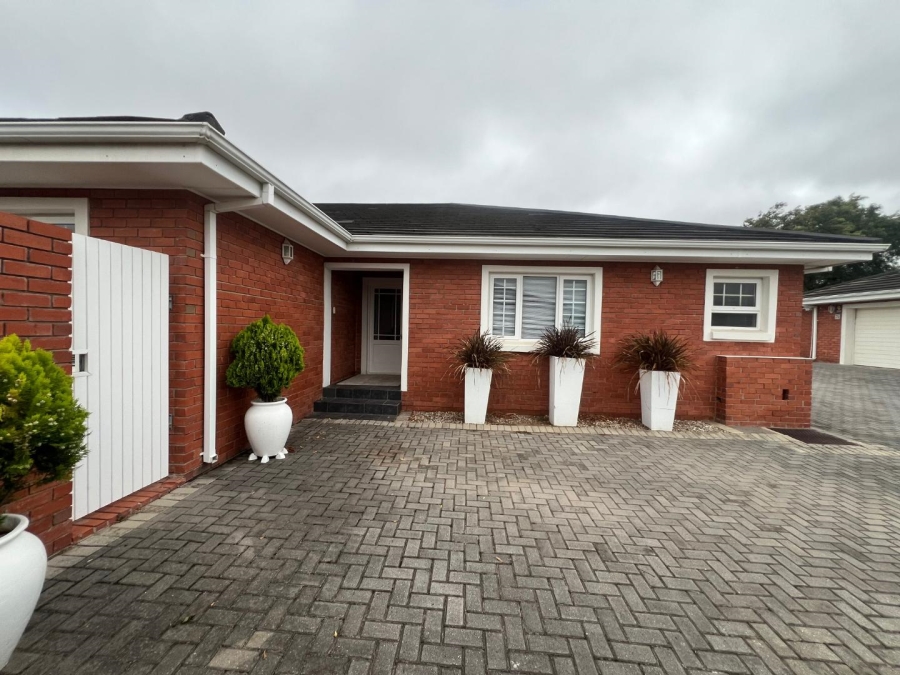 To Let 4 Bedroom Property for Rent in Walmer Eastern Cape